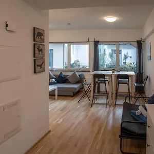 city-center-apartment-for-6-persons.ischgl-hotels.net/