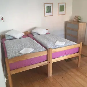 At The Golden Plough Appartement