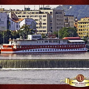 Tekne Albatros, Prag