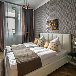 Executive Bright Apt. By Ruterra Appartement